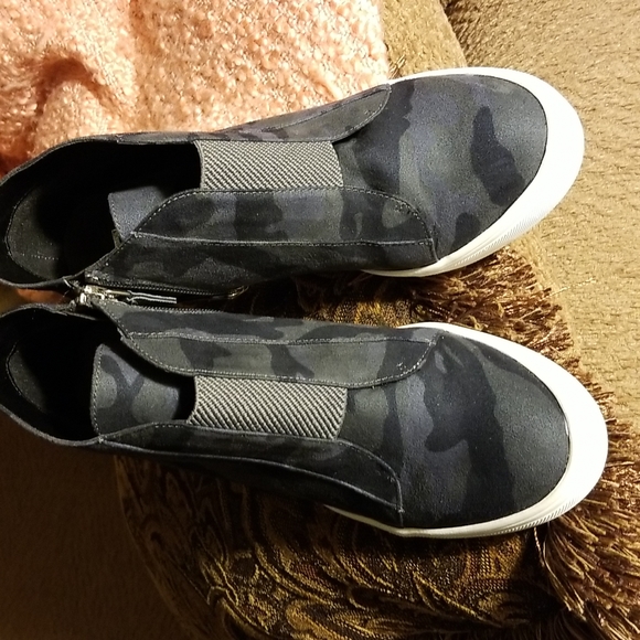 Mia booties - Picture 4 of 4